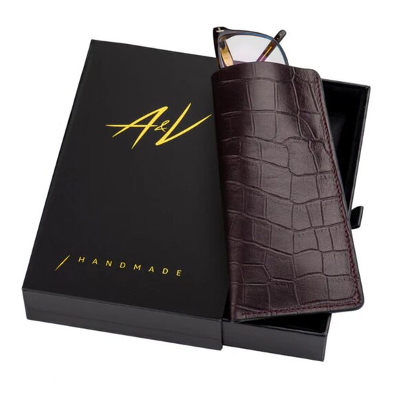 Sleek Calfskin Glasses Case – Alligator Pattern Craftsmanship - Mahogany - Picture 2 of 3